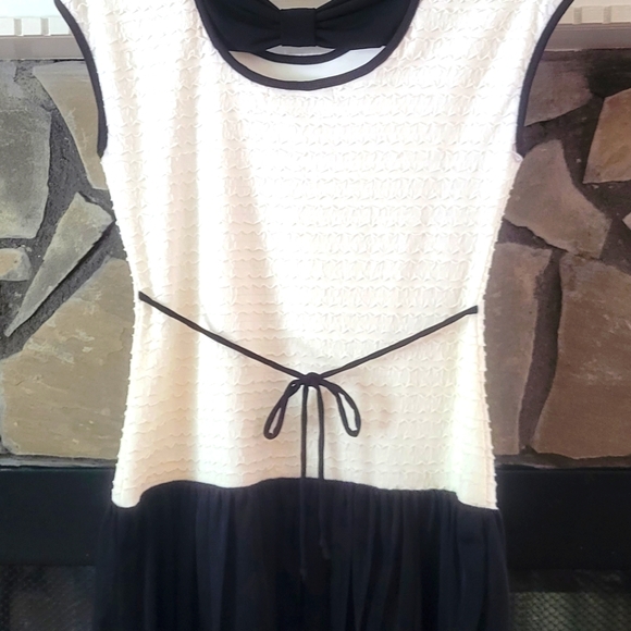 GIRL'S SPEECHLESS DRESS 10 - Picture 8 of 13